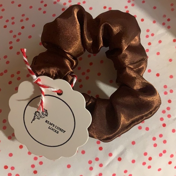 KLM’s Luxey Locks Handmade Hair Scrunchies (4) $20 - Picture 5 of 11